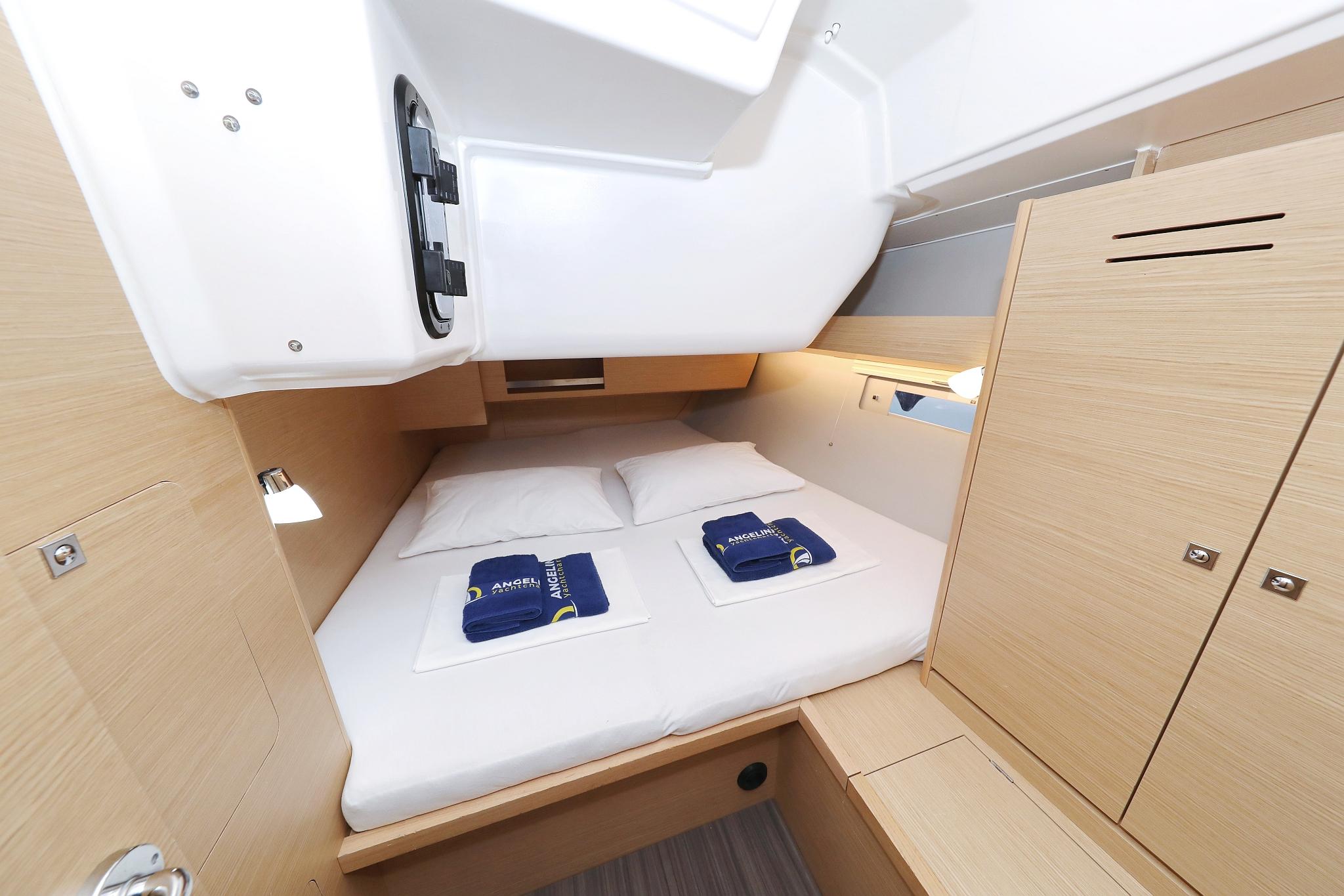 Dufour 430 - 3 cab., picture 28