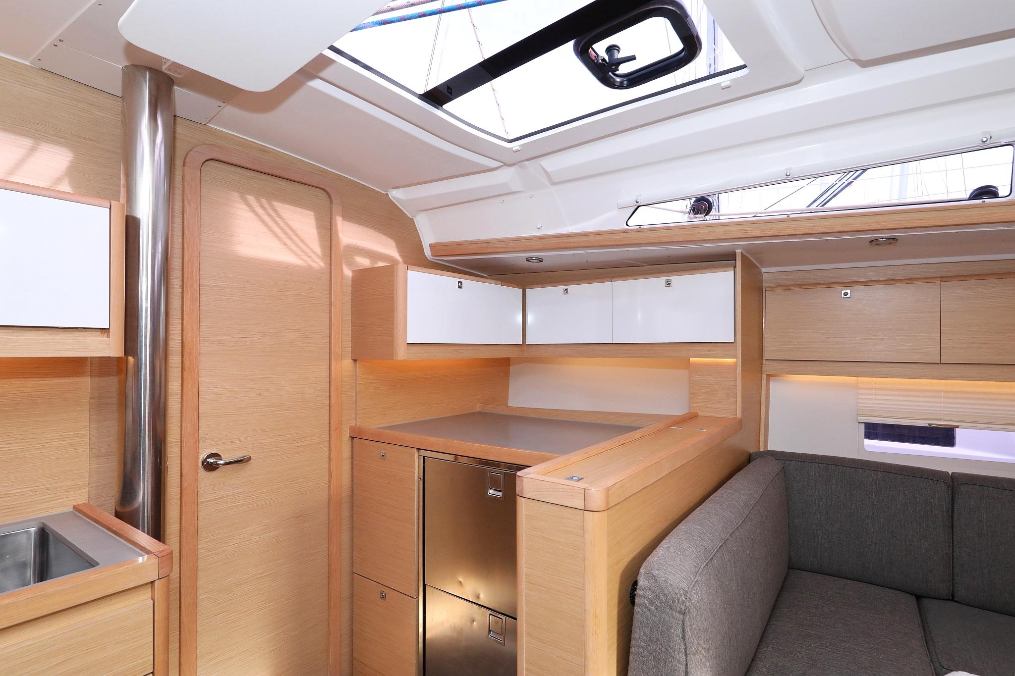 Dufour 430 - 3 cab., picture 22