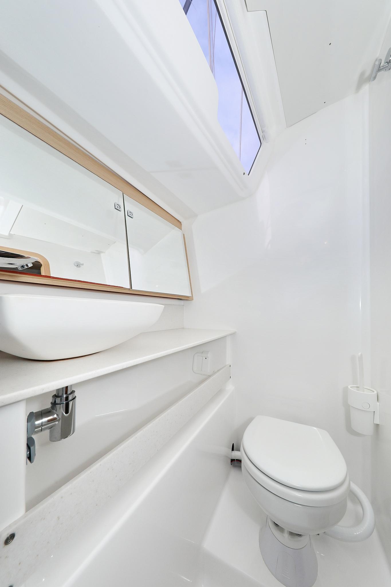 Dufour 430 - 3 cab., picture 37