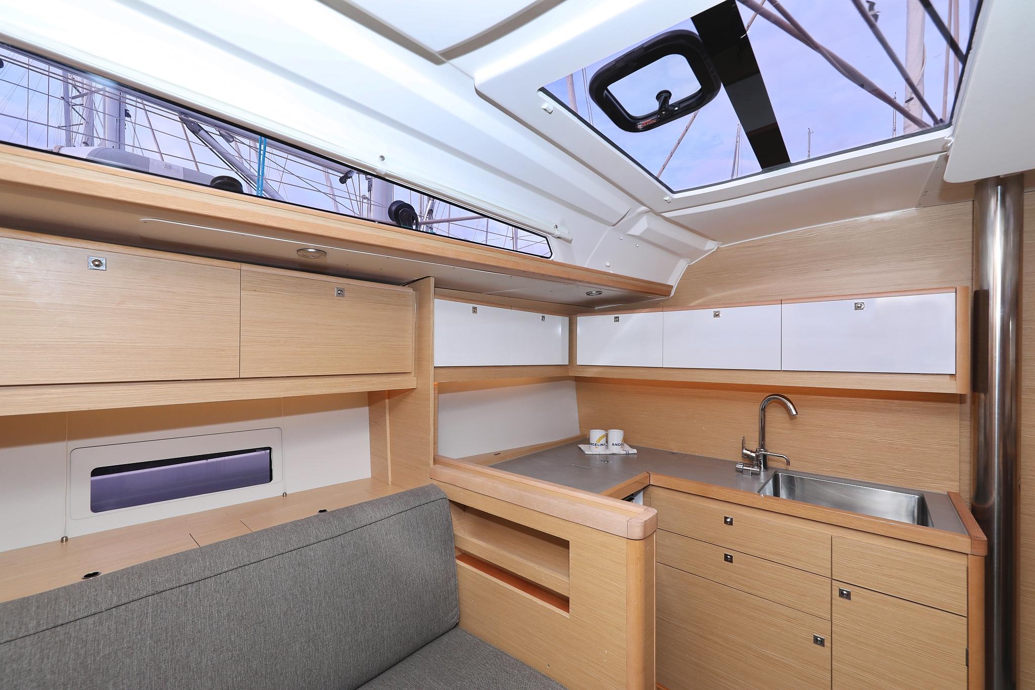 Dufour 430 - 3 cab., picture 19