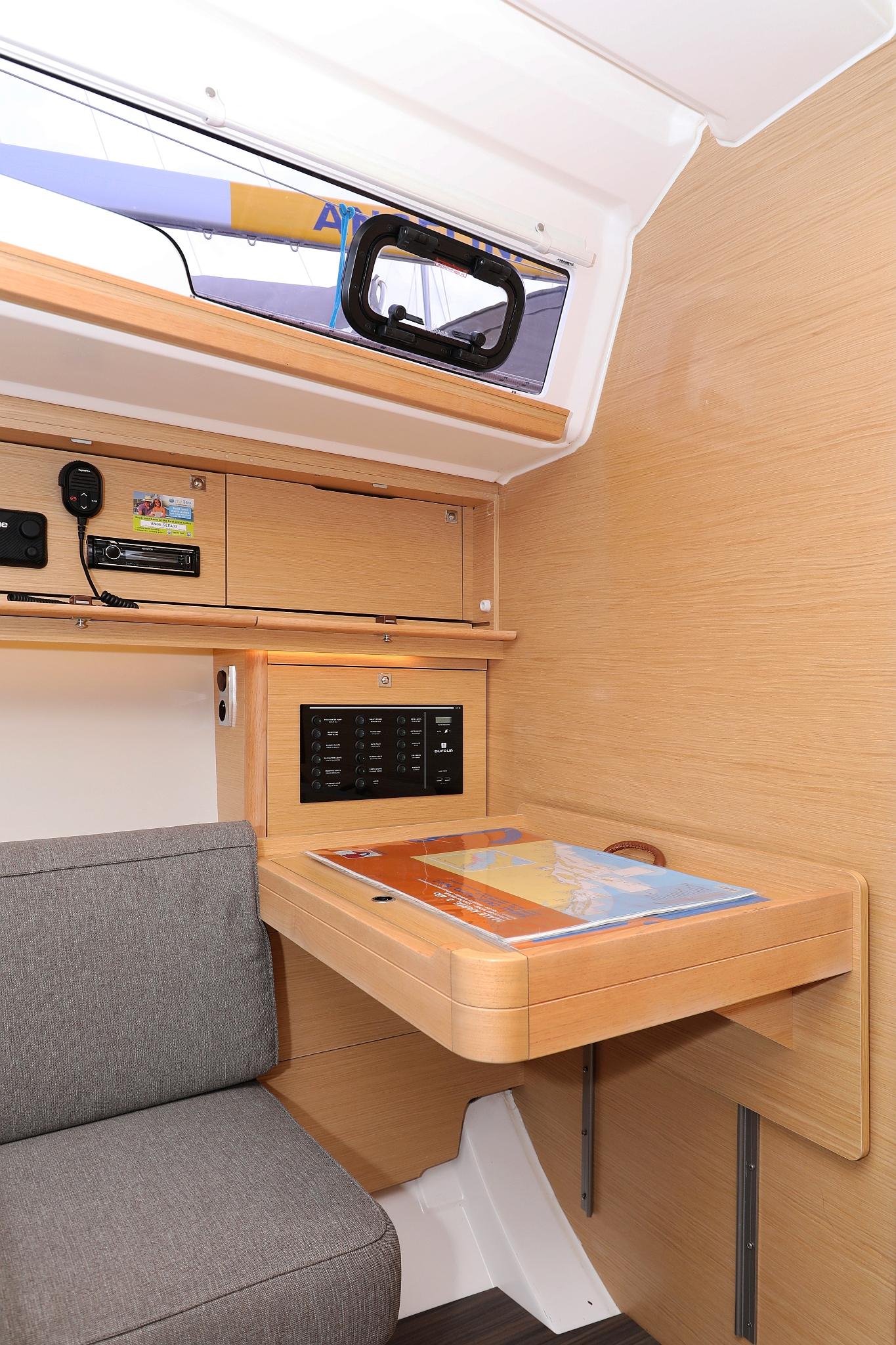 Dufour 430 - 3 cab., picture 43