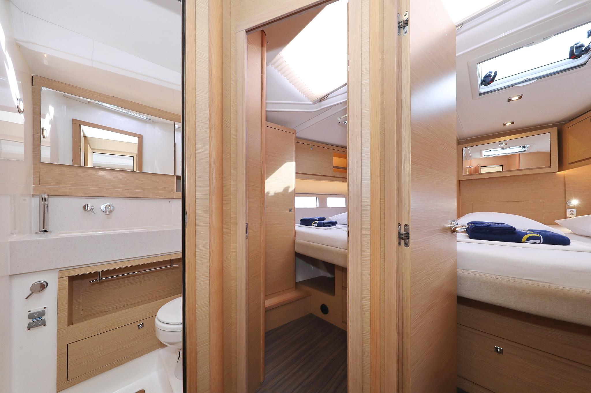 Dufour 530, picture 32