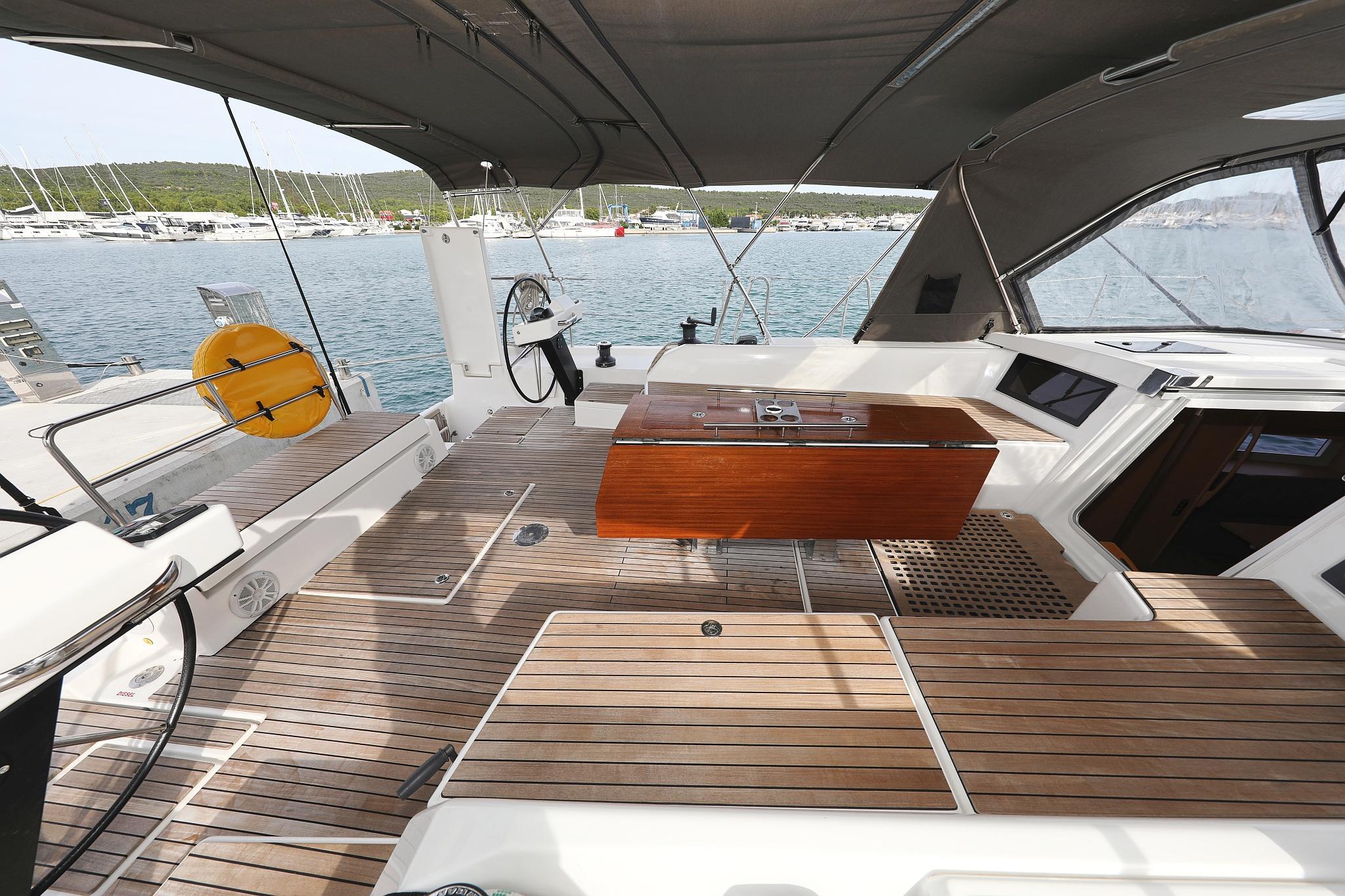 Dufour 530, picture 9