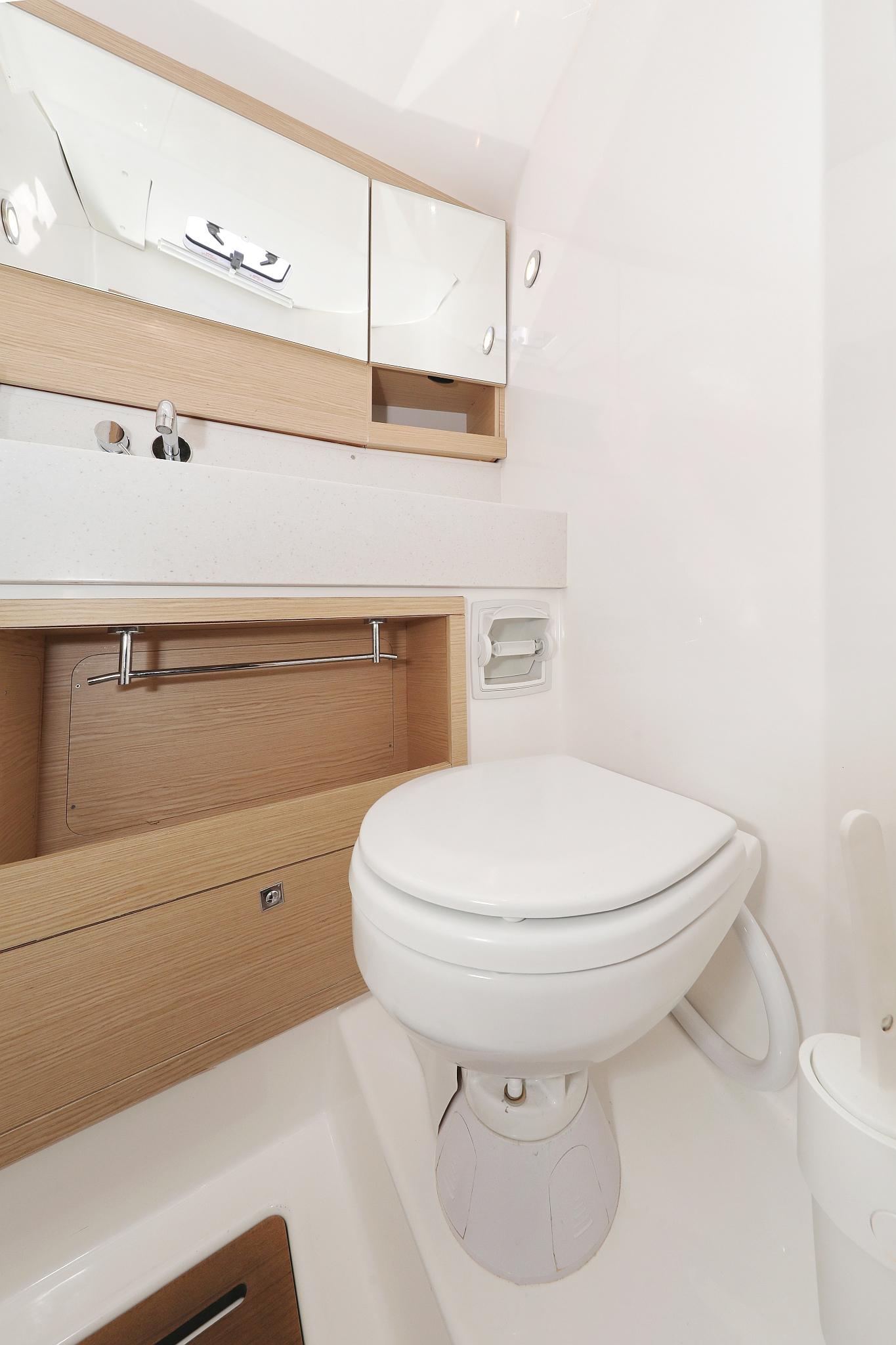 Dufour 530, picture 34