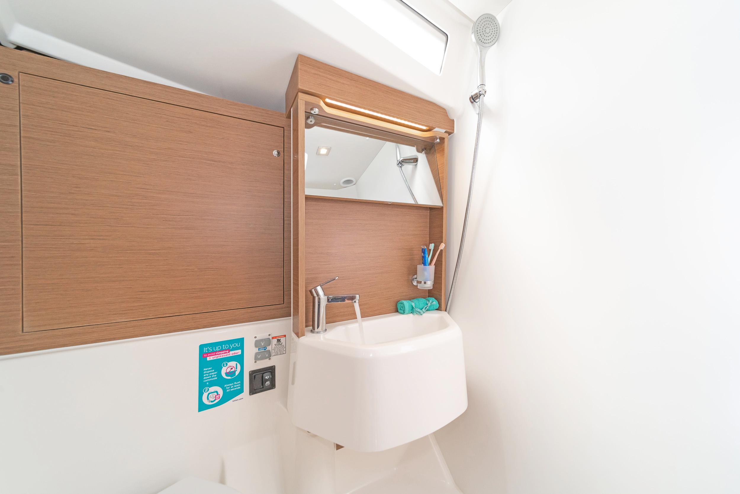 Oceanis 51.1 - 5 + 1 cab., picture 13