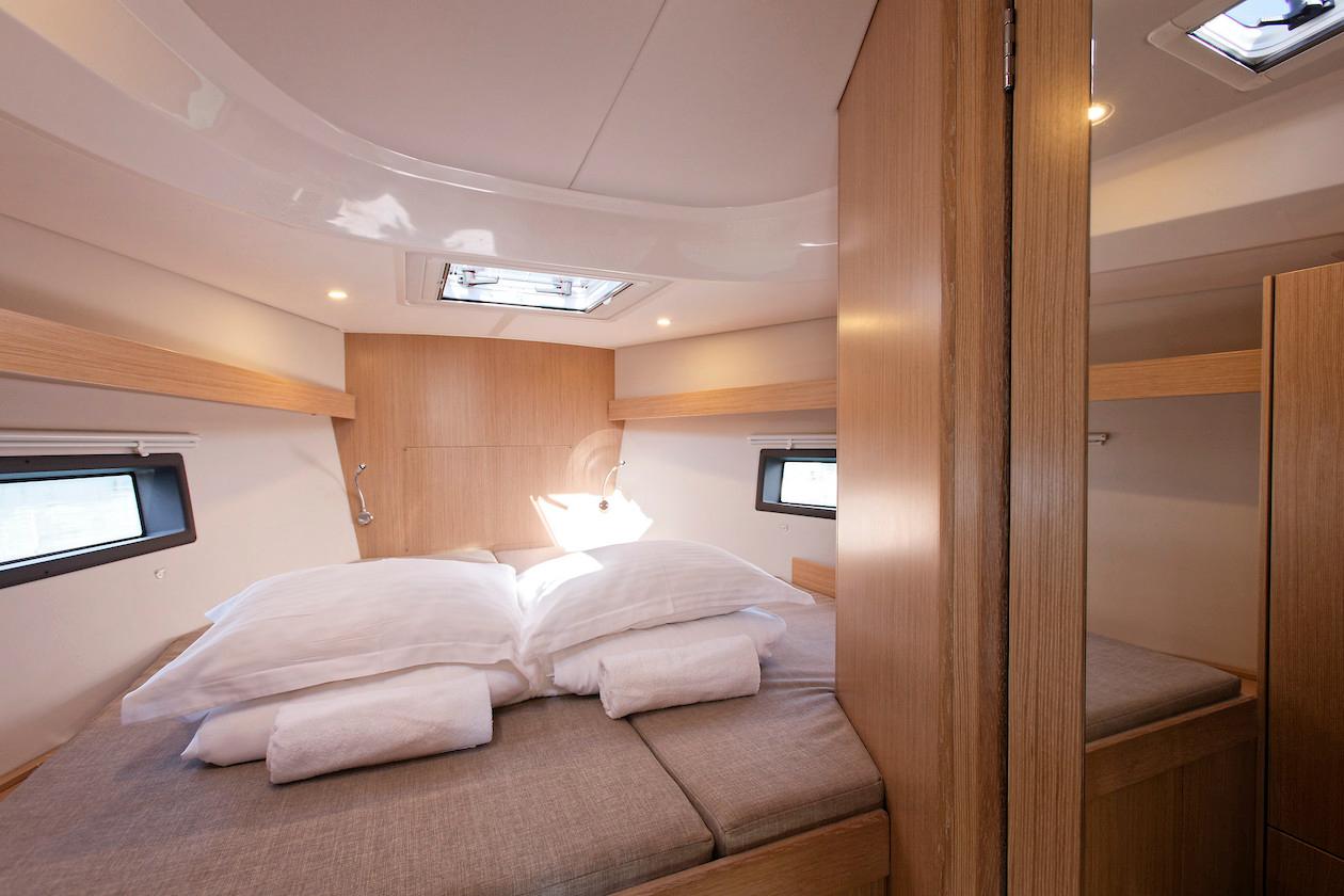 Bavaria C42, picture 18