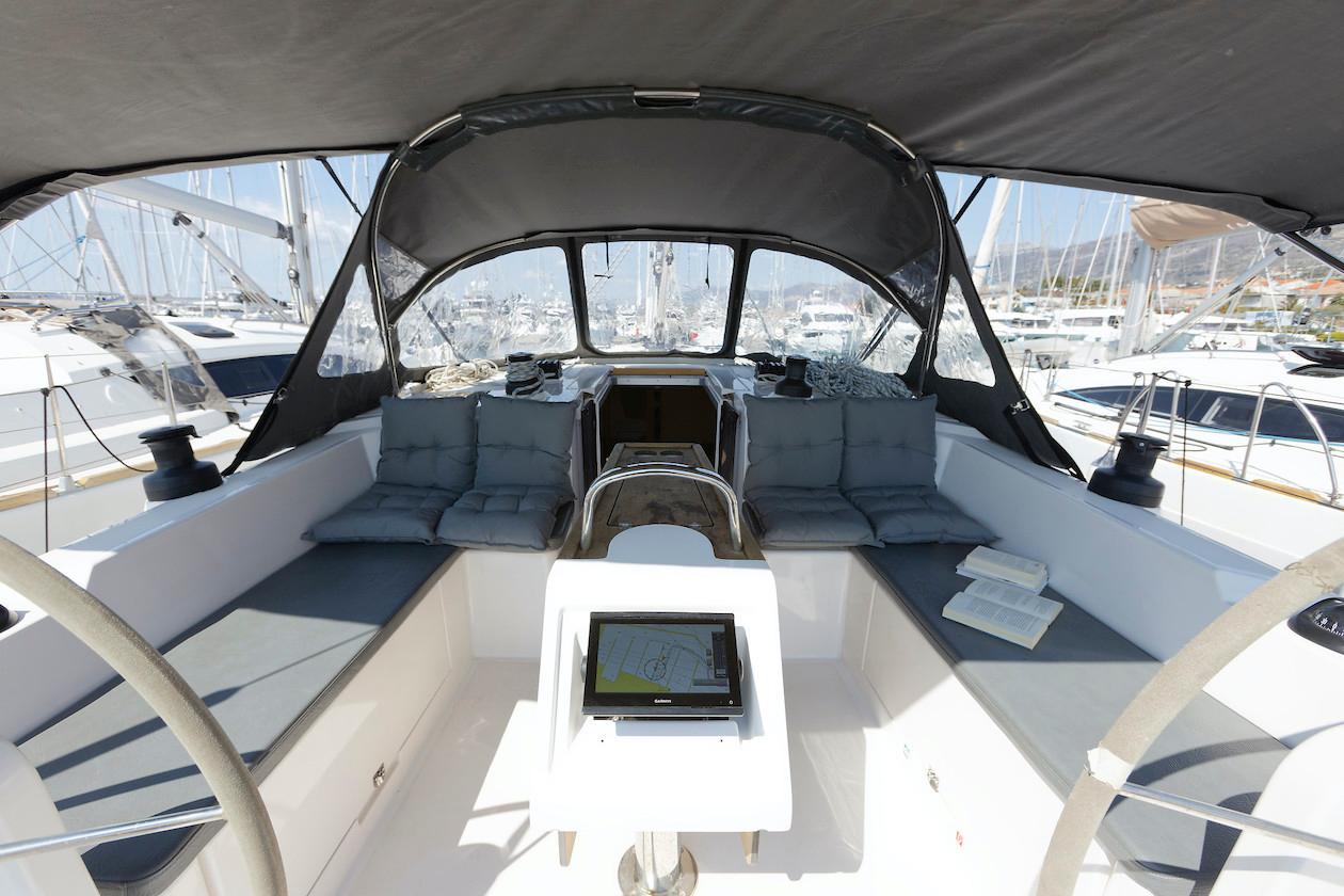 Bavaria C42, picture 6