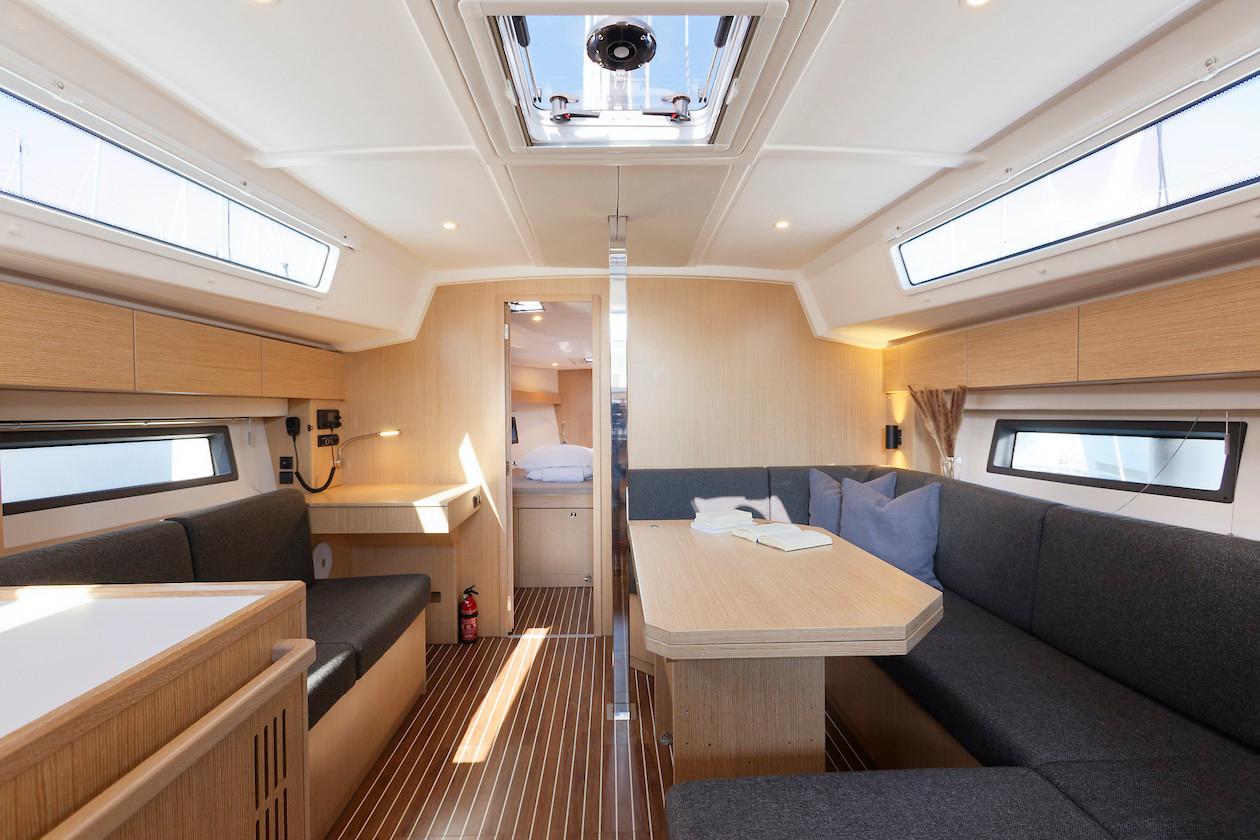 Bavaria C42, picture 1