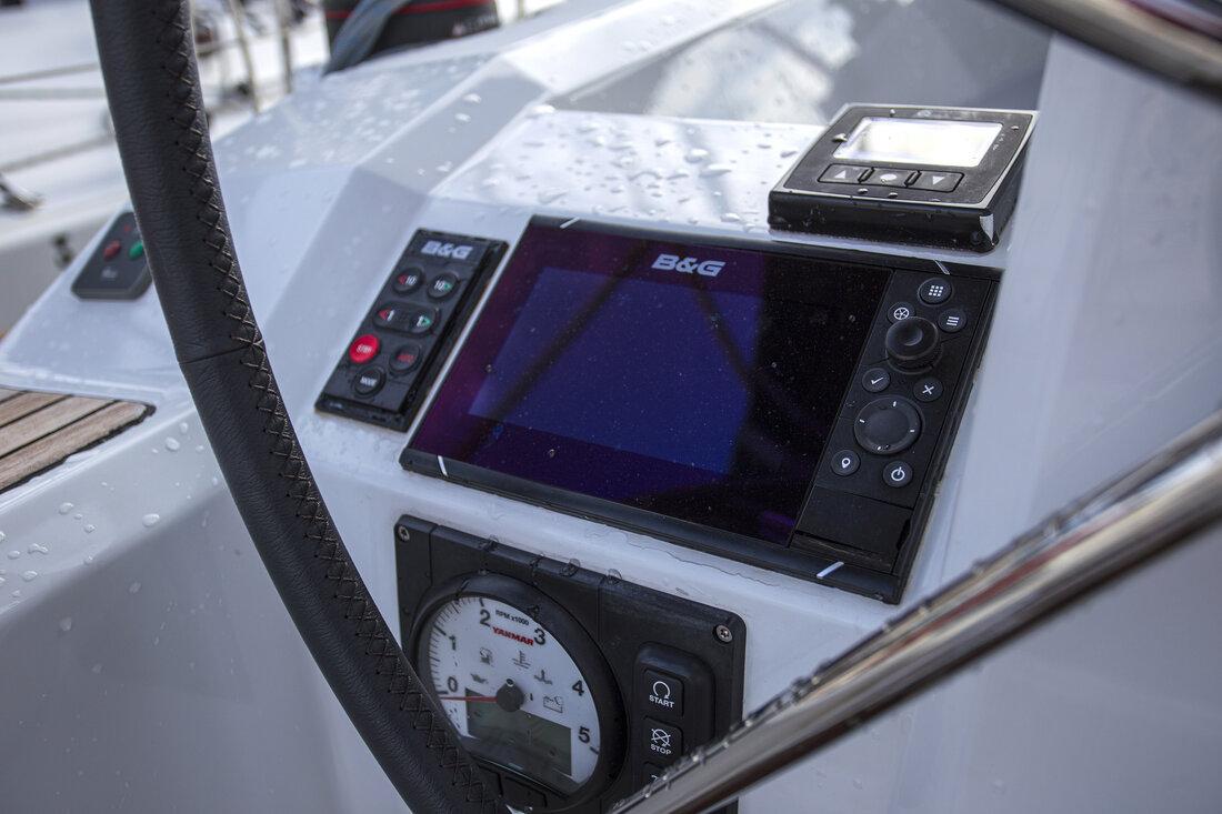 Oceanis 38.1, picture 10