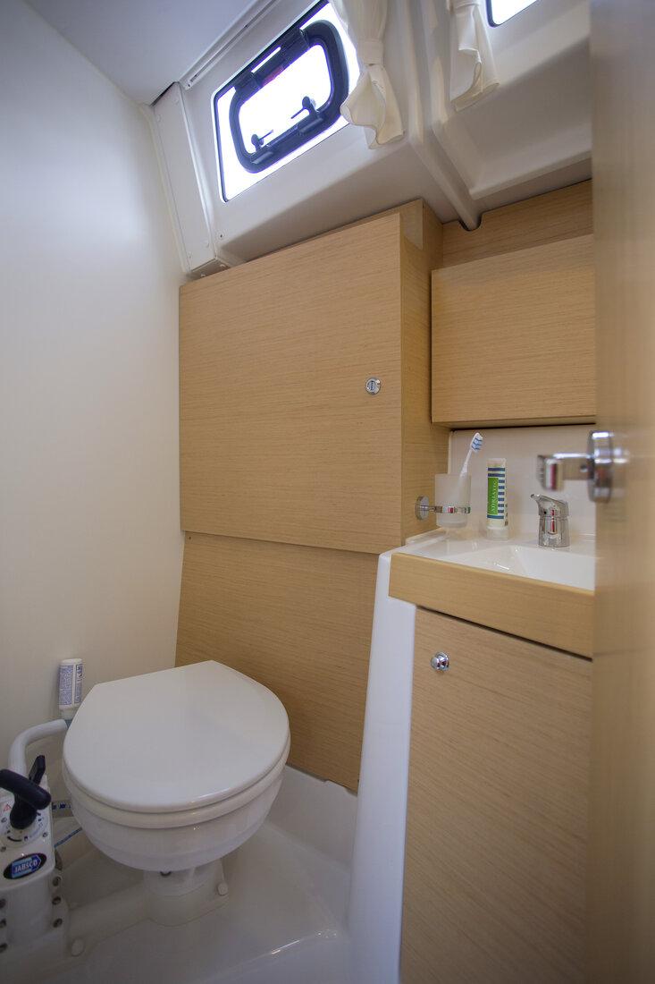 Oceanis 38.1, picture 21