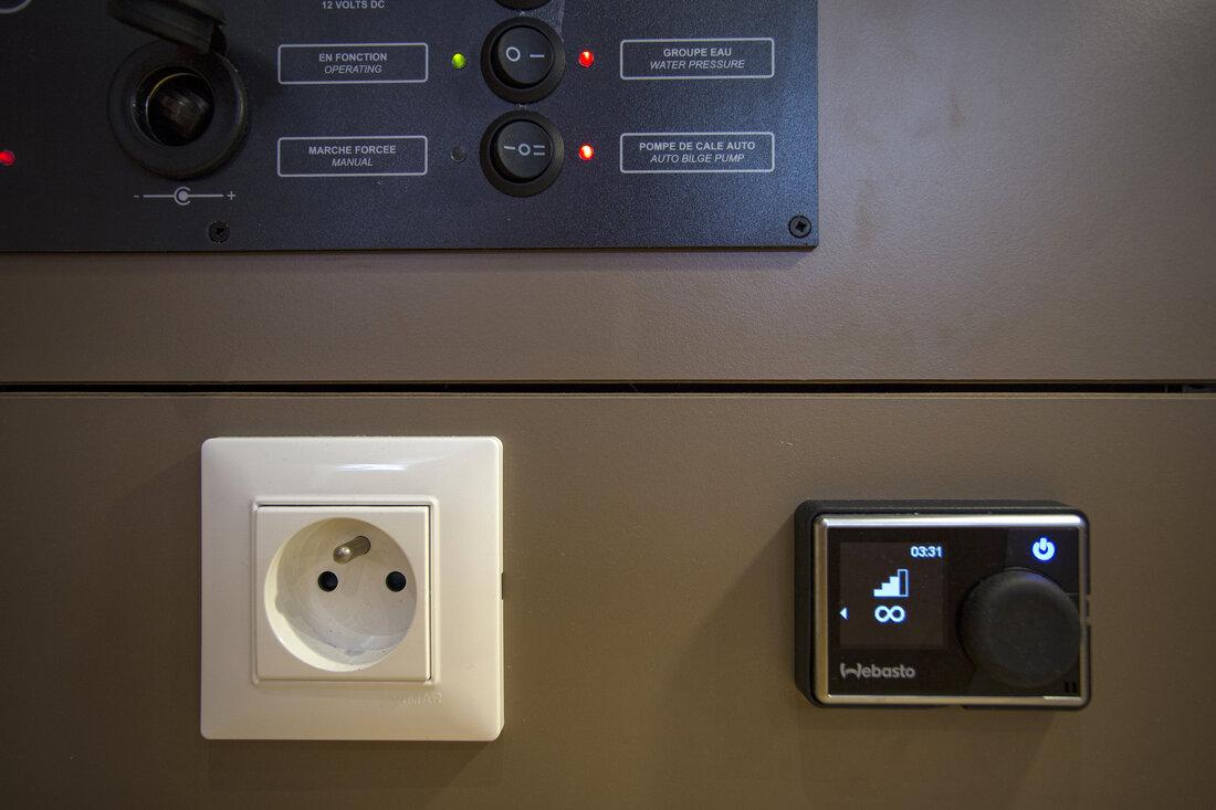 Oceanis 38.1, picture 16