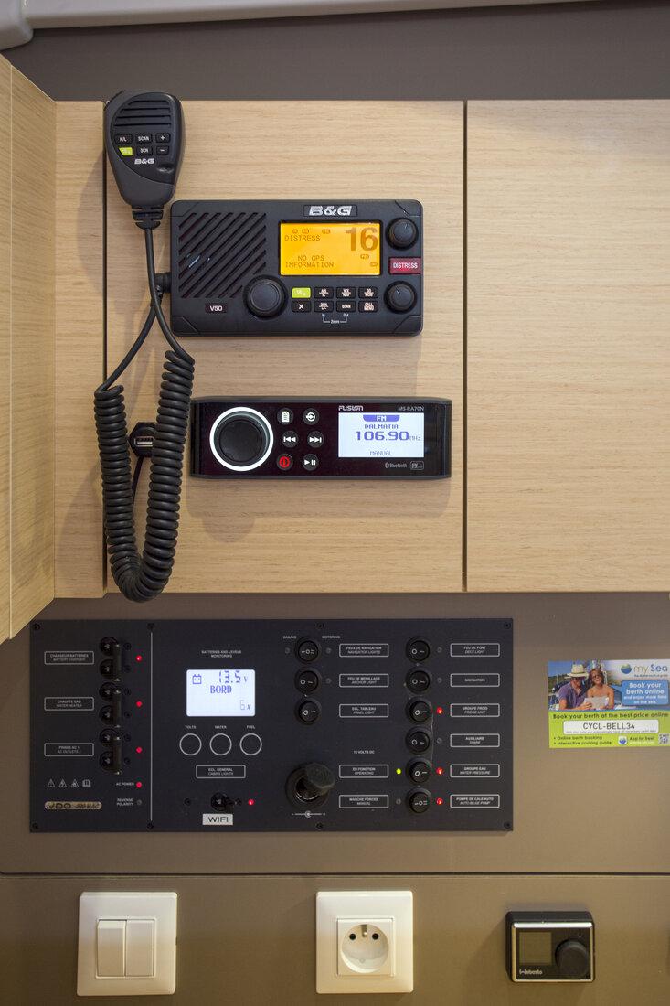 Oceanis 38.1, picture 15