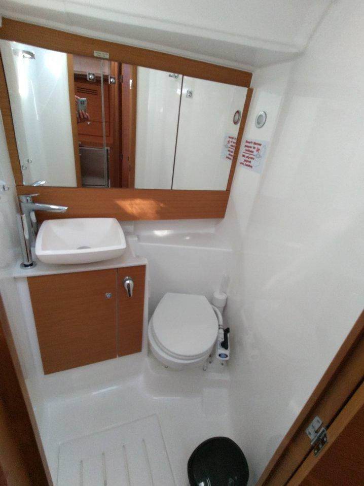 Dufour 430, picture 38