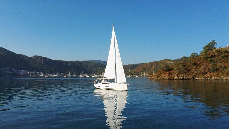 Dufour 390, picture 4