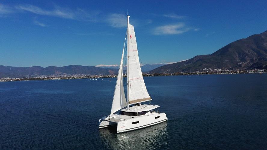 Fountaine Pajot Astrea 42 - 4 + 2 cab., picture 1