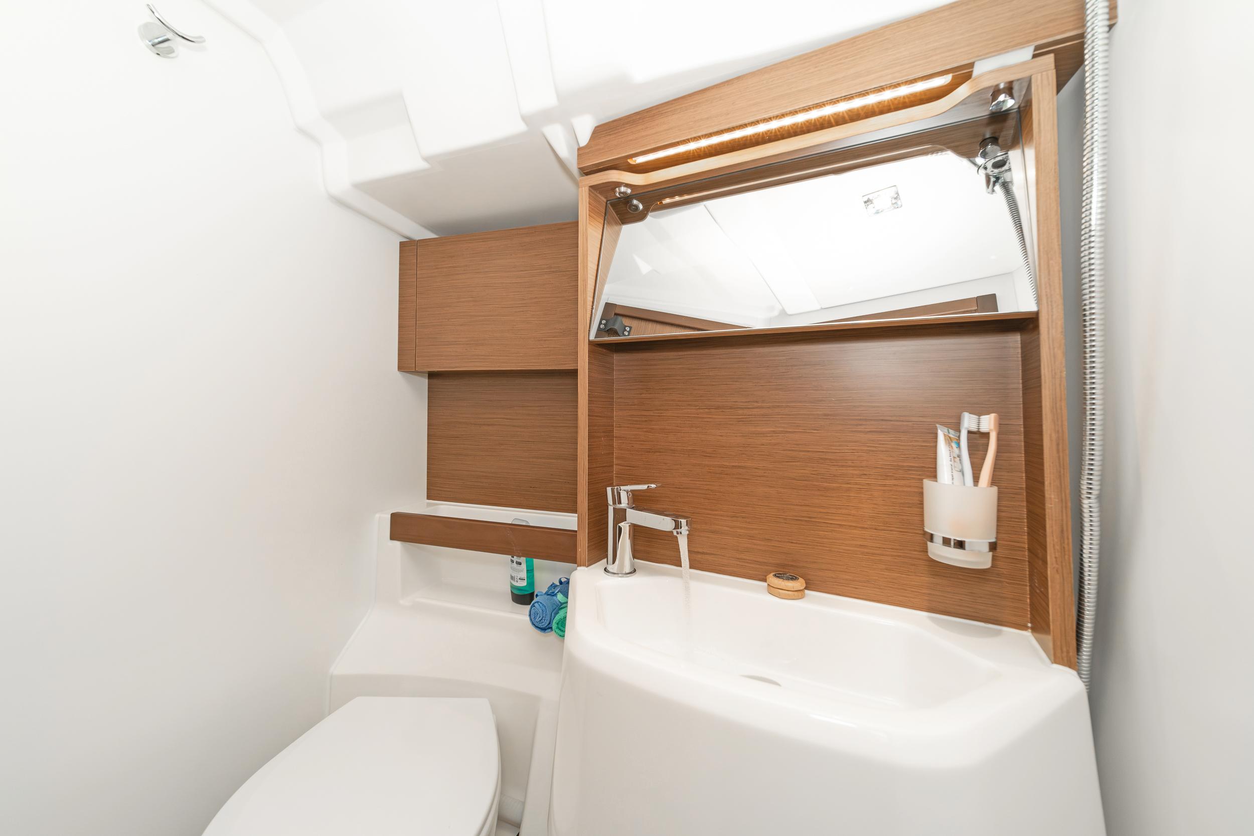 Oceanis 51.1 - 5 + 1 cab., picture 8