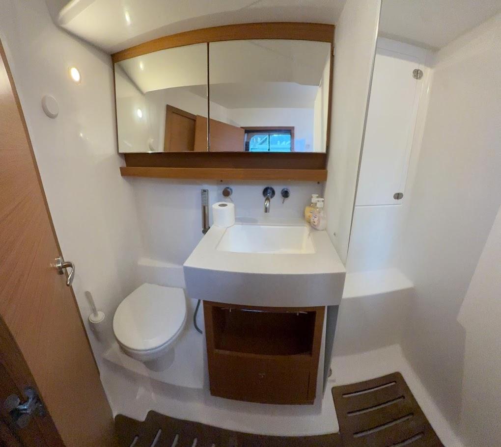 Dufour 530 - 4 + 1 cab., picture 6