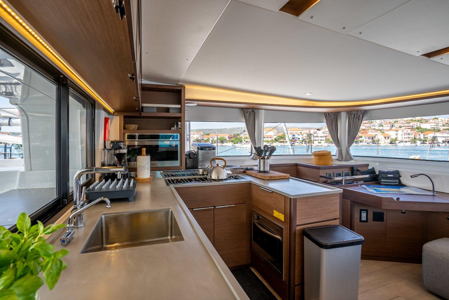 Lagoon 46 - 4 + 2 cab., picture 6