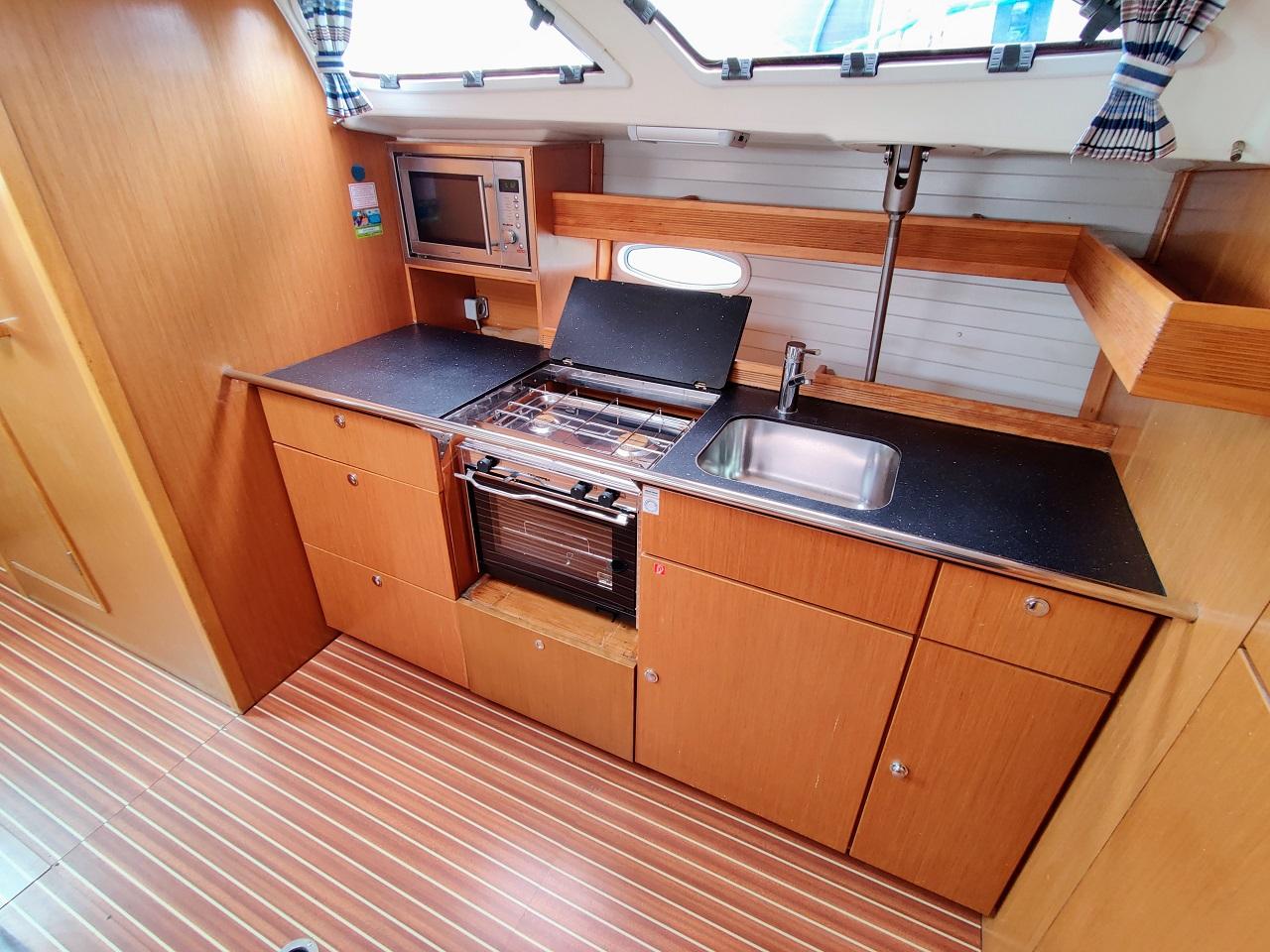 Bavaria 47 Cruiser, picture 9