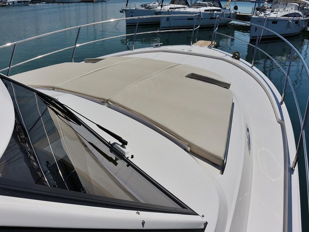 Adriana 44, picture 4