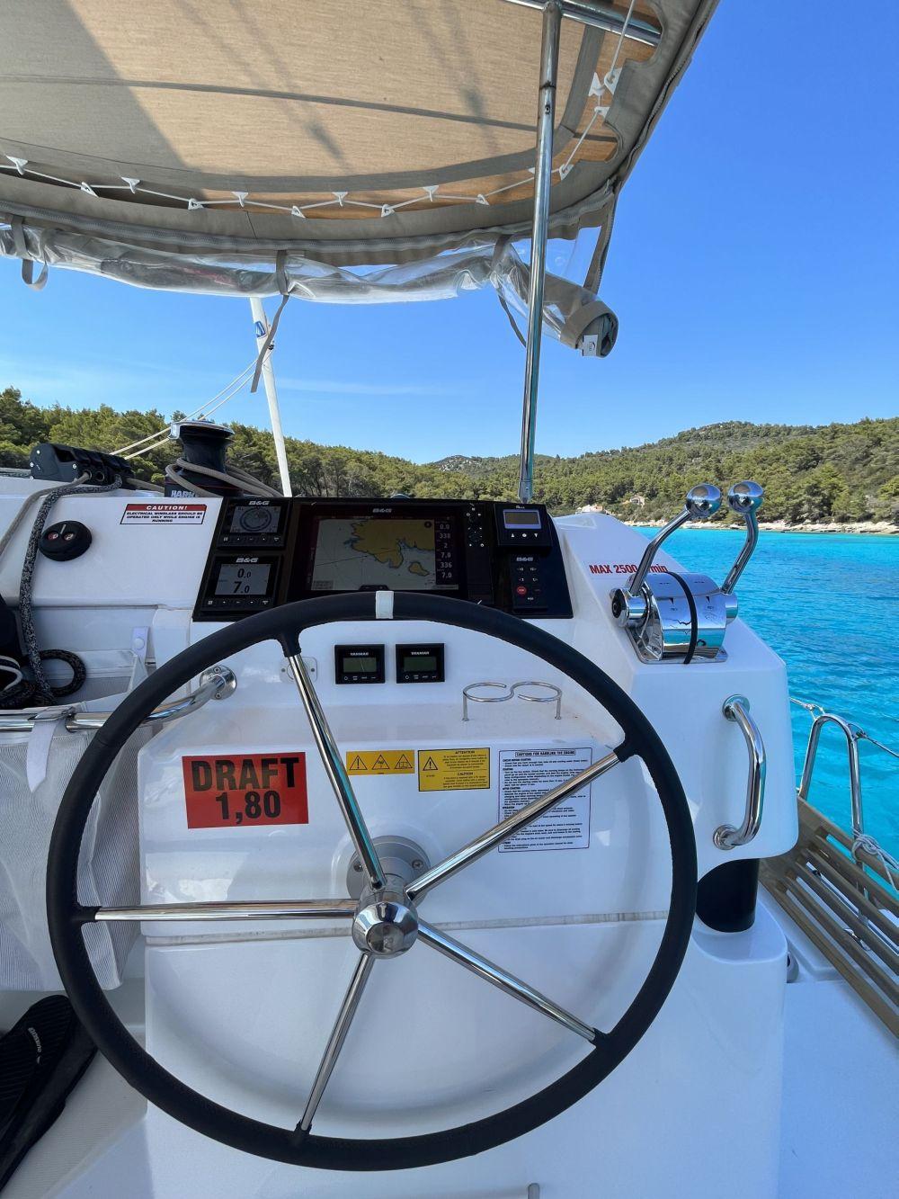 Lagoon 40 - 4 + 1 cab., picture 7