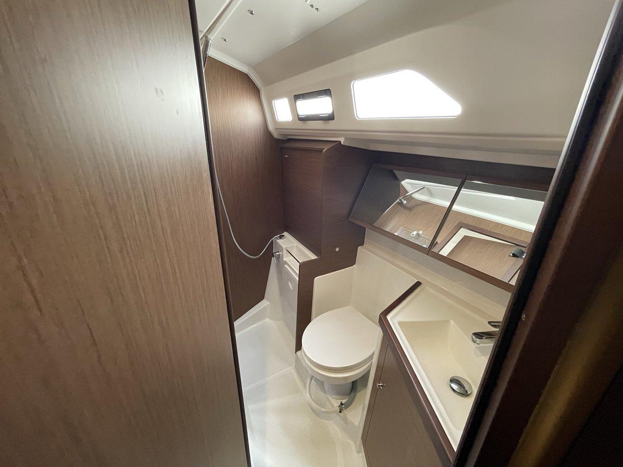 Oceanis 40.1, picture 9