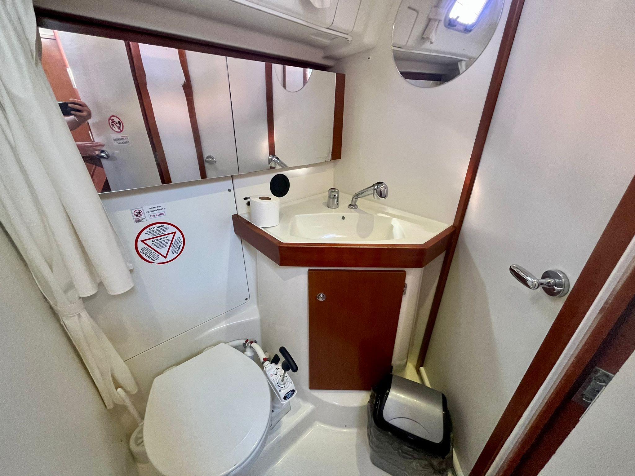 Oceanis 50 Family - 5 + 1 cab., picture 8