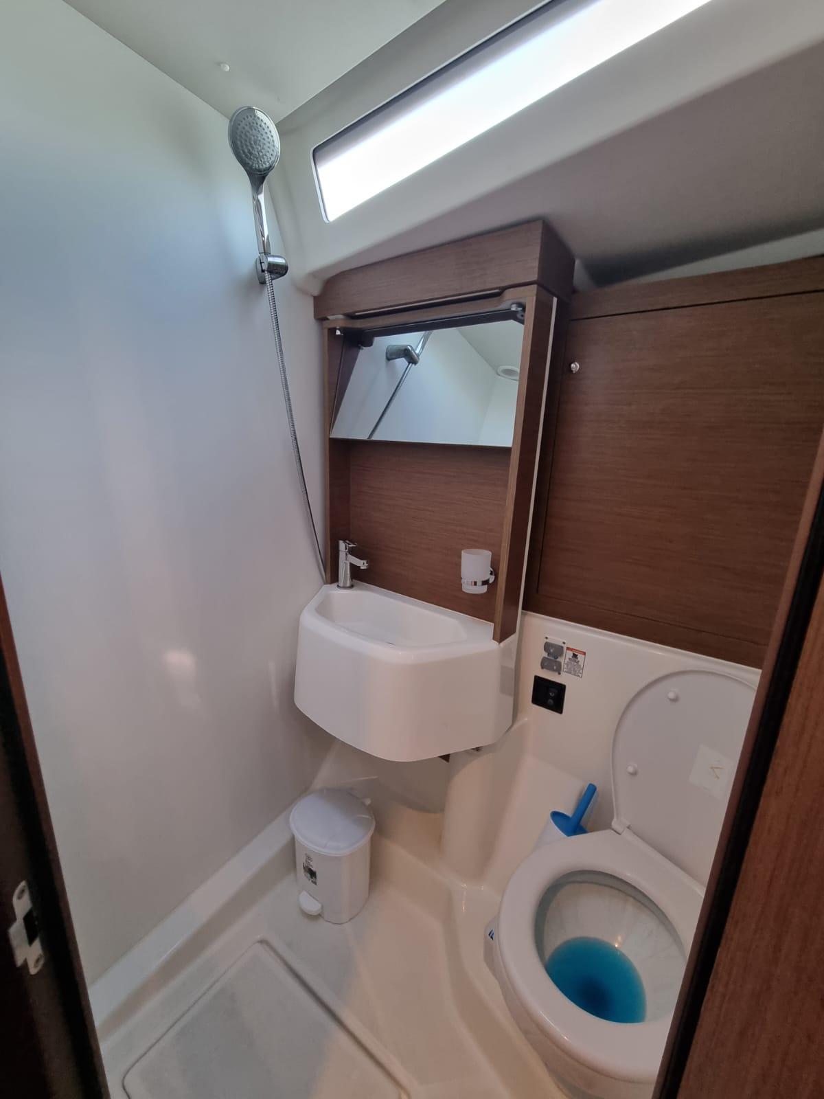 Oceanis 51.1 - 5 + 1 cab., picture 9