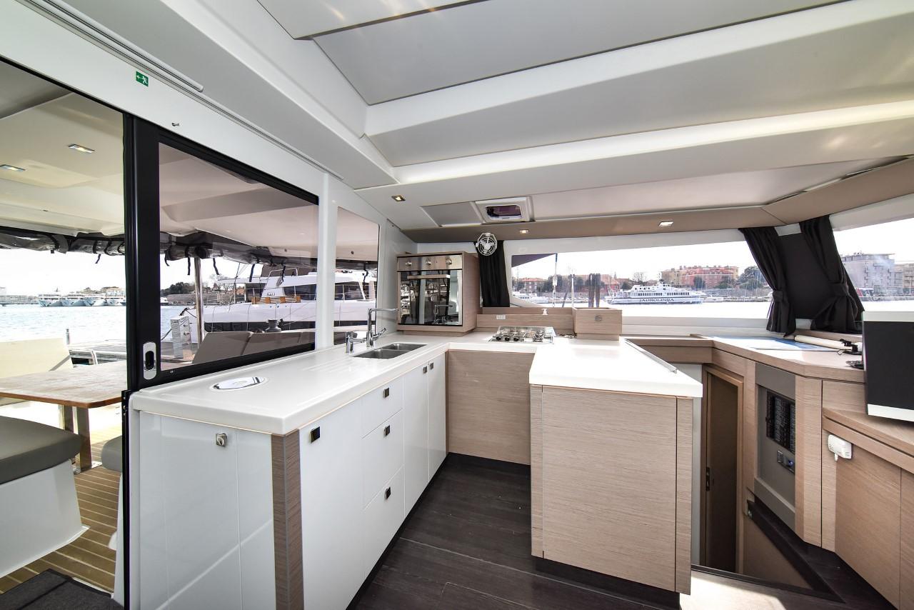 Fountaine Pajot Astrea 42 - 4 + 2 cab., picture 12