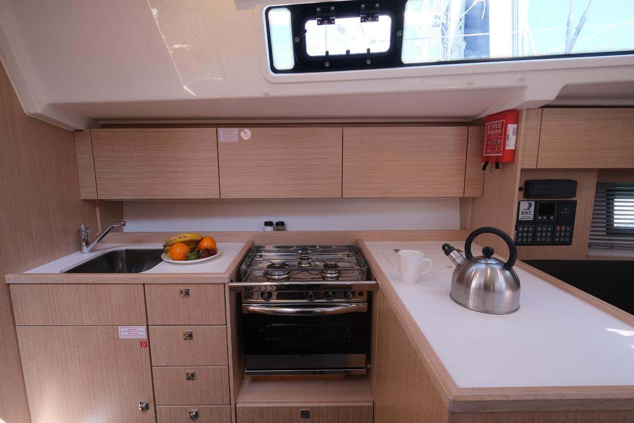 Bavaria C38, picture 10