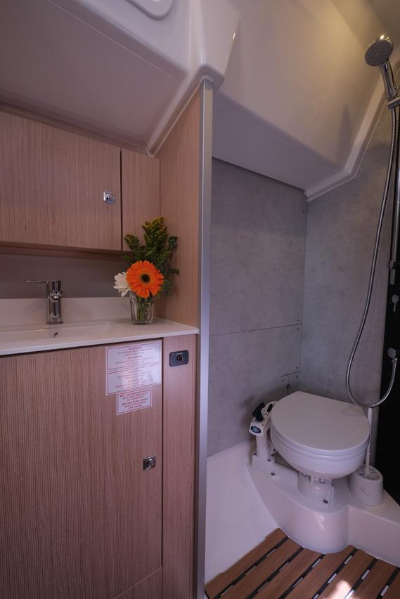 Bavaria C38, picture 13