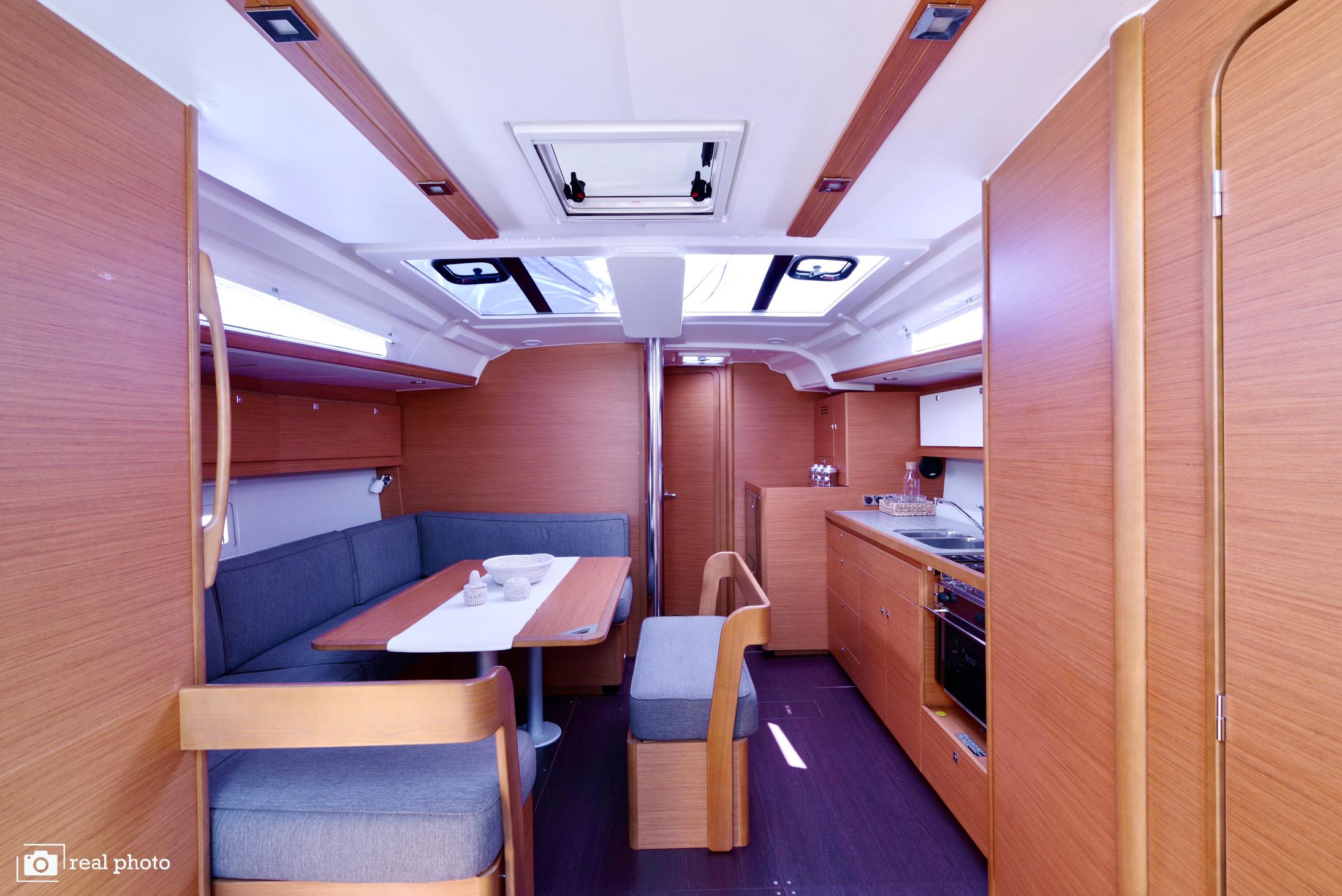 Dufour 430, picture 3