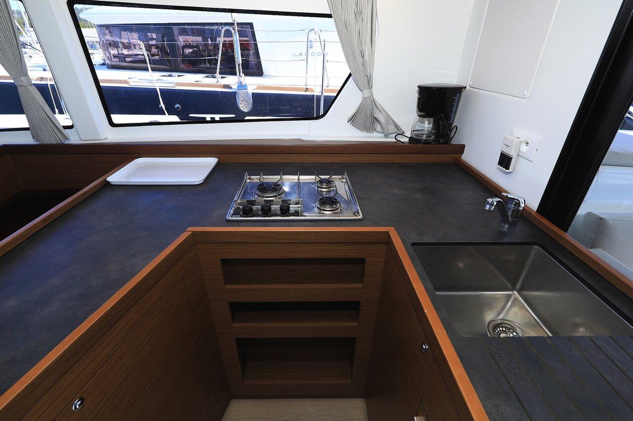 Lagoon 42 - 4 + 2 cab., picture 17