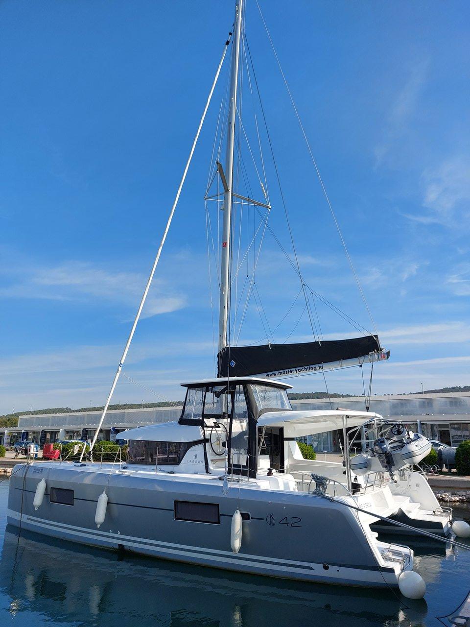 Lagoon 42 - 4 + 2 cab., picture 3