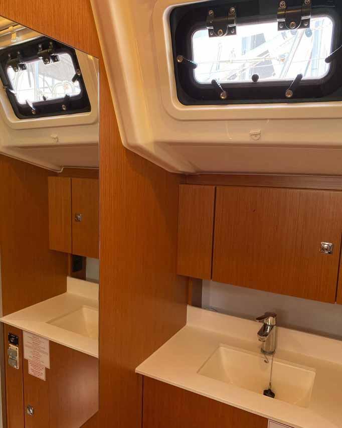 Bavaria C38, picture 10