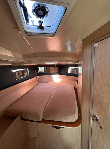 Oceanis 41.1, picture 10