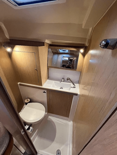 Oceanis 41.1, picture 11