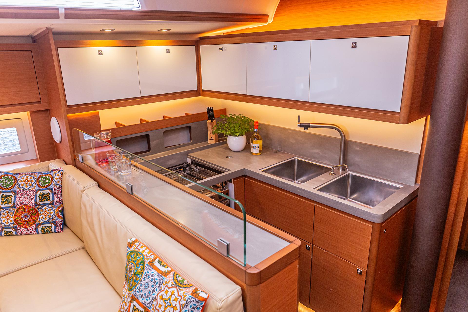 Dufour 530 - 5 + 1 cab., picture 7