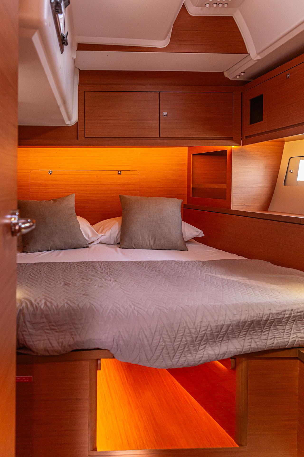 Dufour 530 - 5 + 1 cab., picture 8