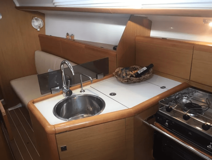 Sun Odyssey 33i - 2 cab., picture 6