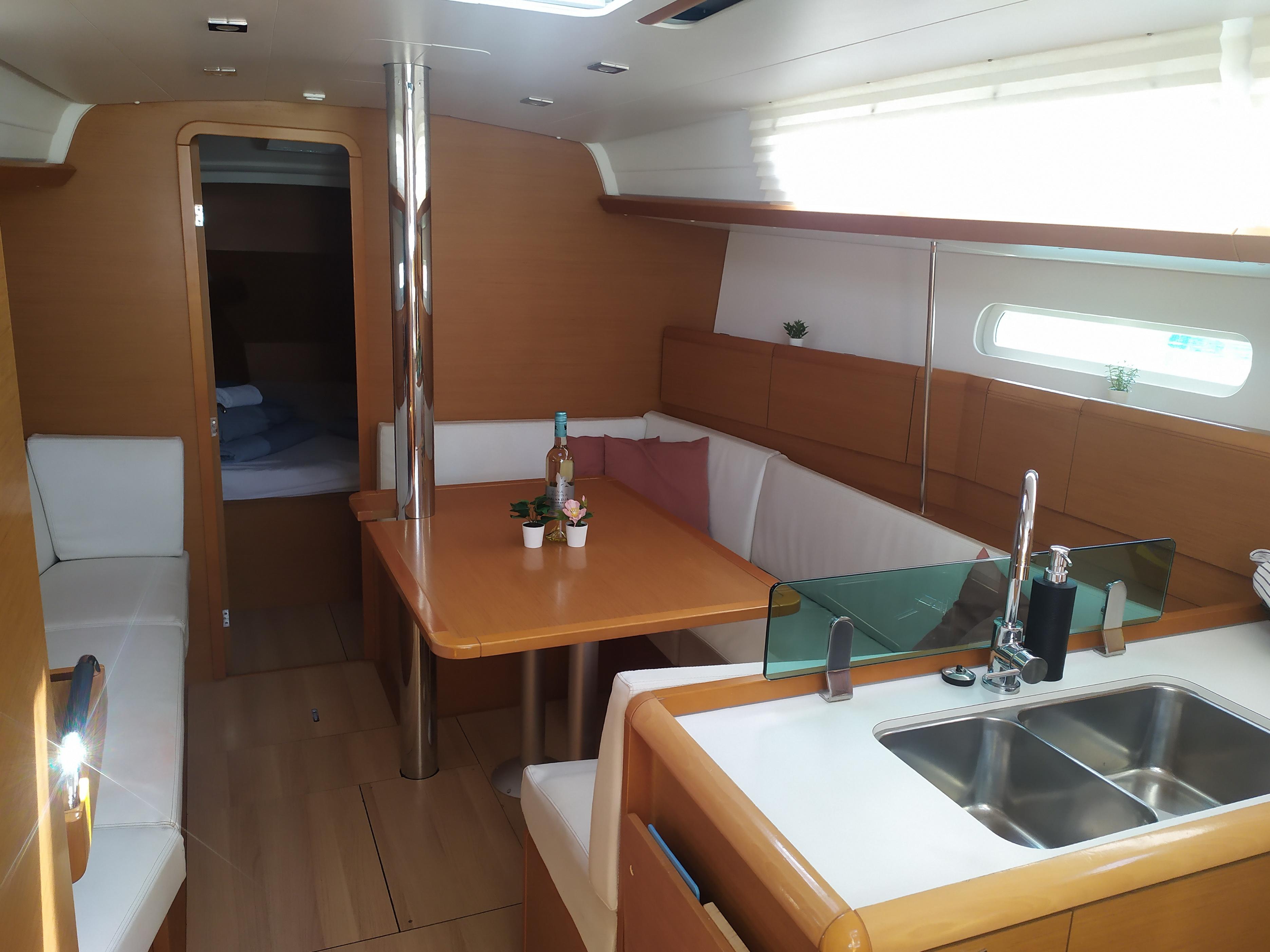 Sun Odyssey 389, picture 7