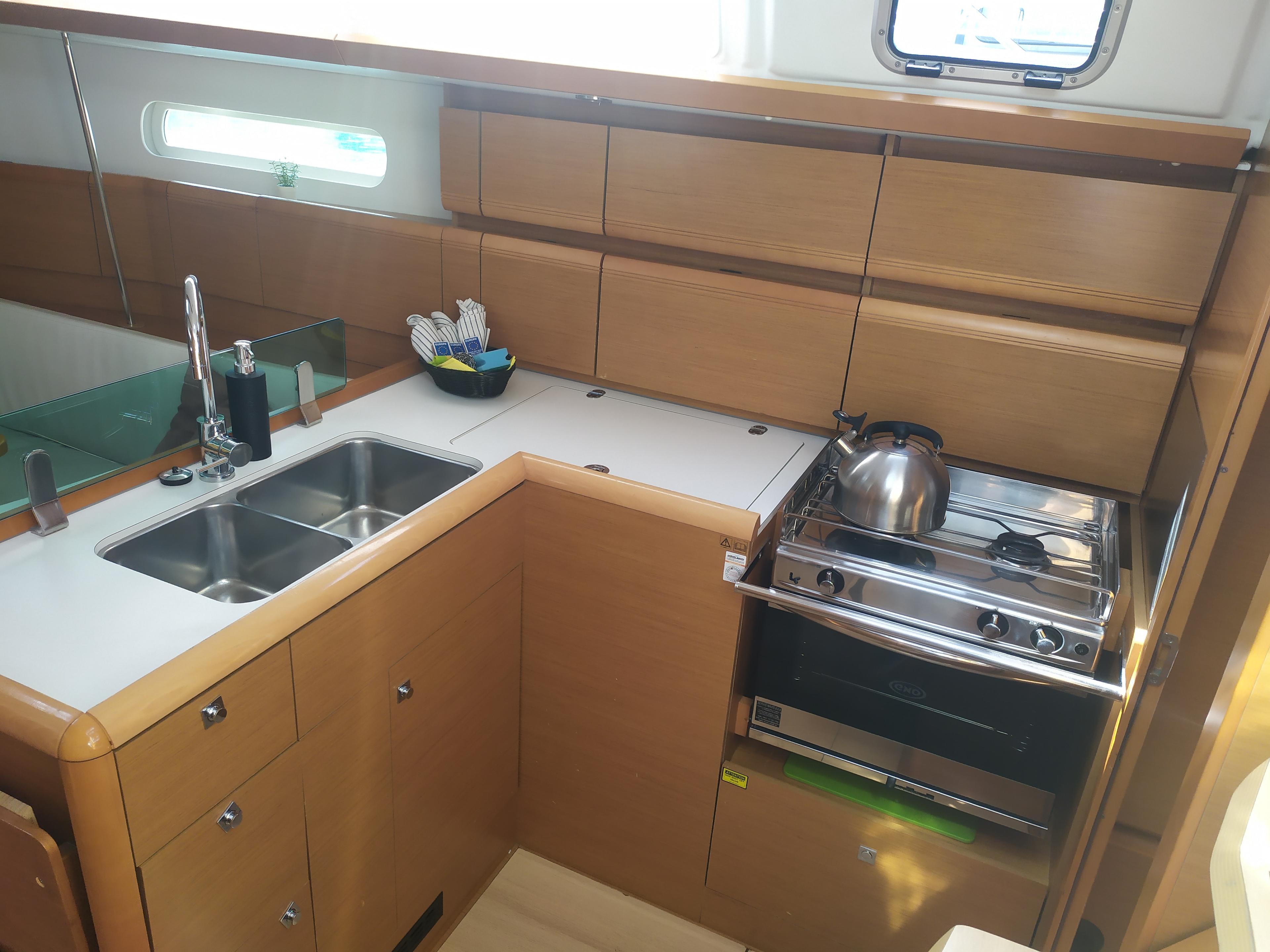 Sun Odyssey 389, picture 8