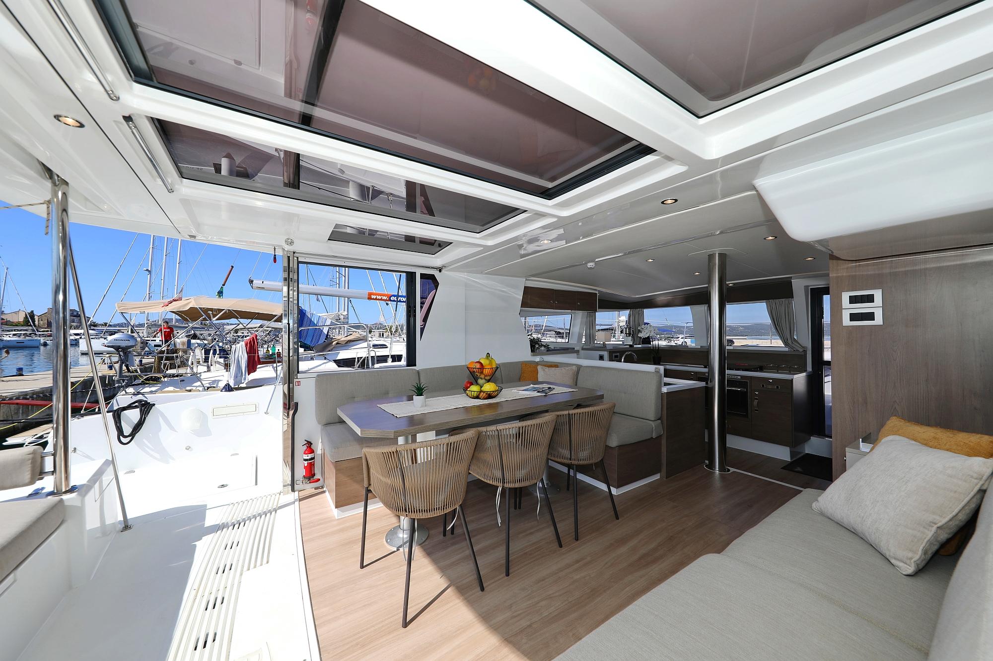 Bali 4.2 - 4 + 1 cab., picture 11