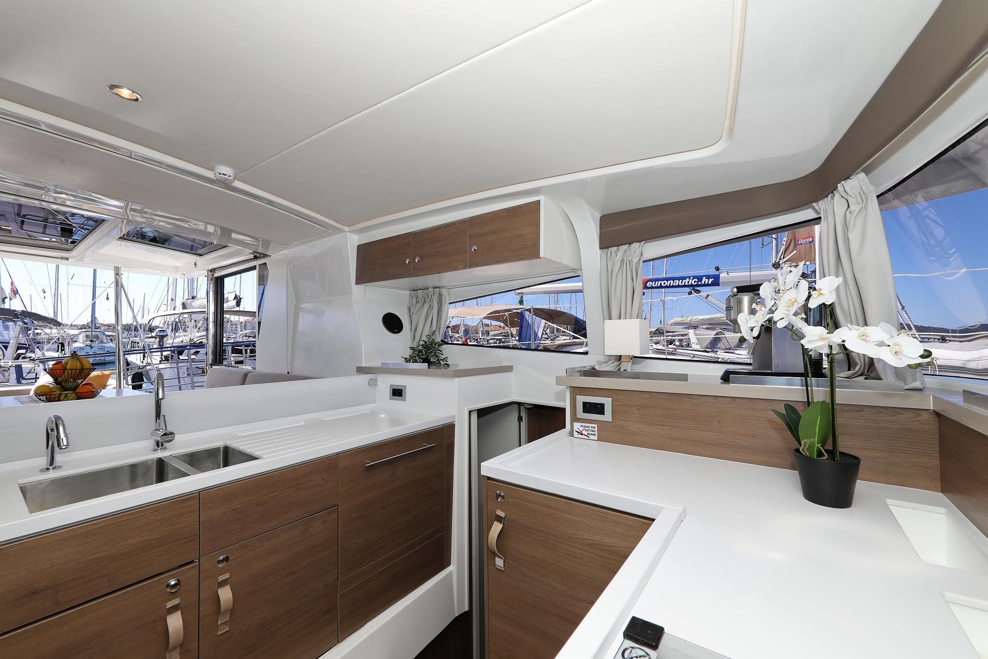 Bali 4.2 - 4 + 1 cab., picture 17