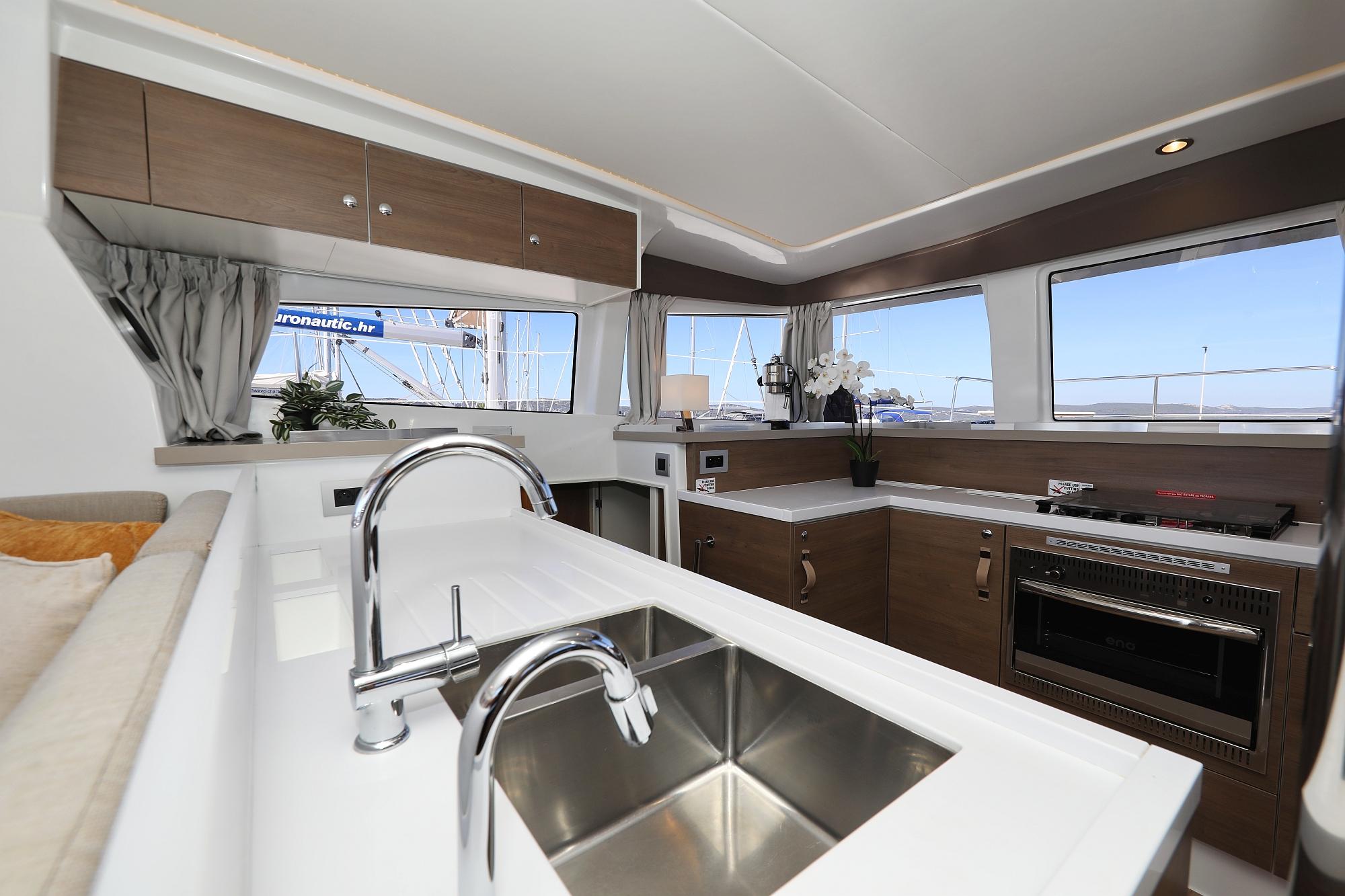 Bali 4.2 - 4 + 1 cab., picture 18