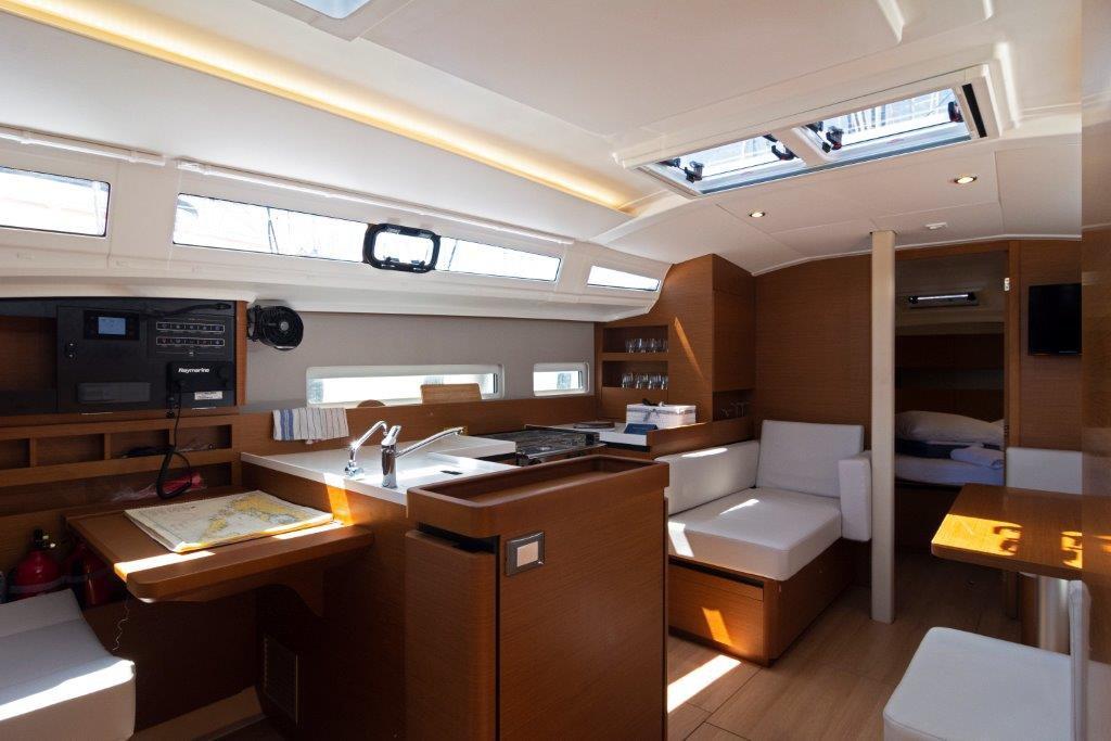 Sun Odyssey 410 - 3 cab., picture 8