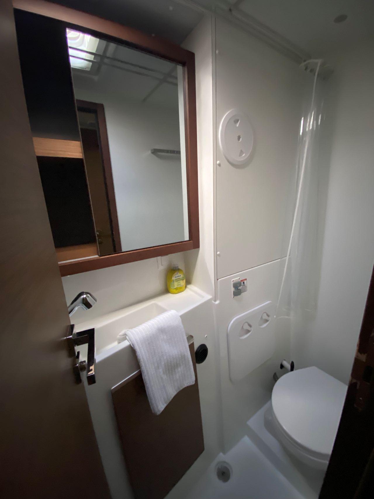 Lagoon 40 - 4 + 2 cab, picture 18