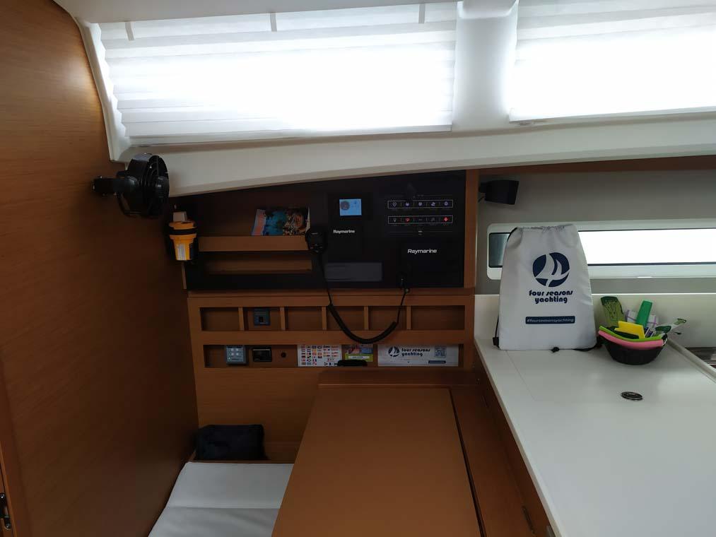 Sun Odyssey 440 - 4 cab., picture 11