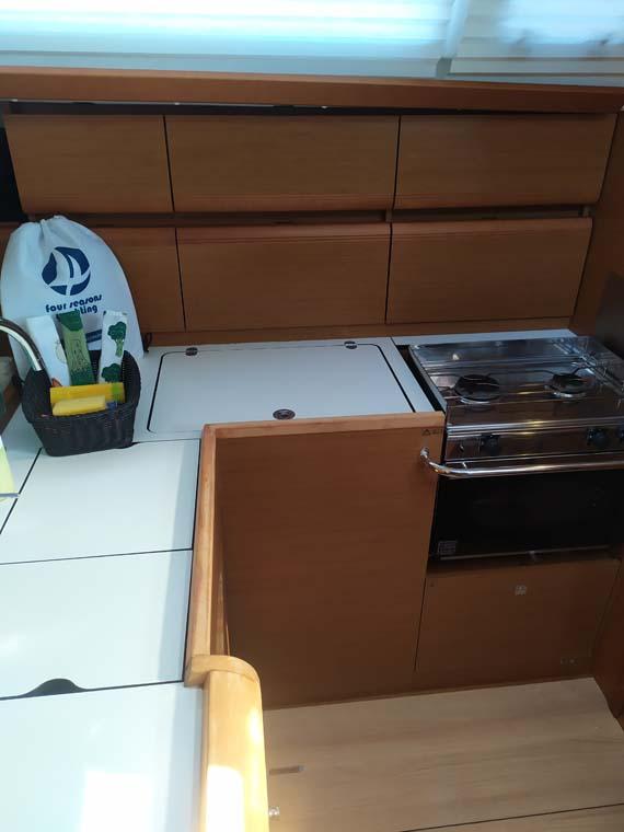 Sun Odyssey 419 - 3 cab., picture 8