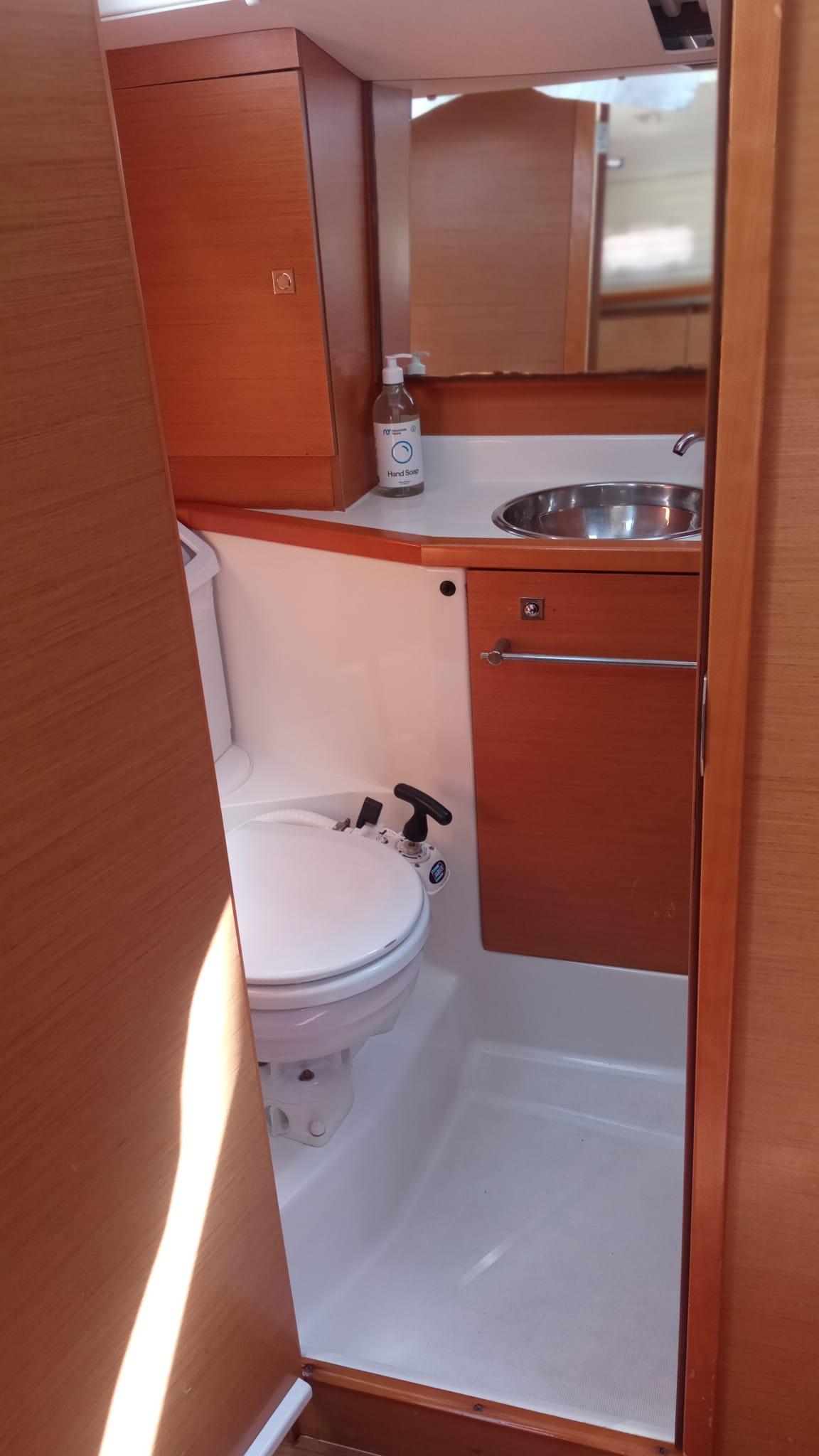 Sun Odyssey 379, picture 7